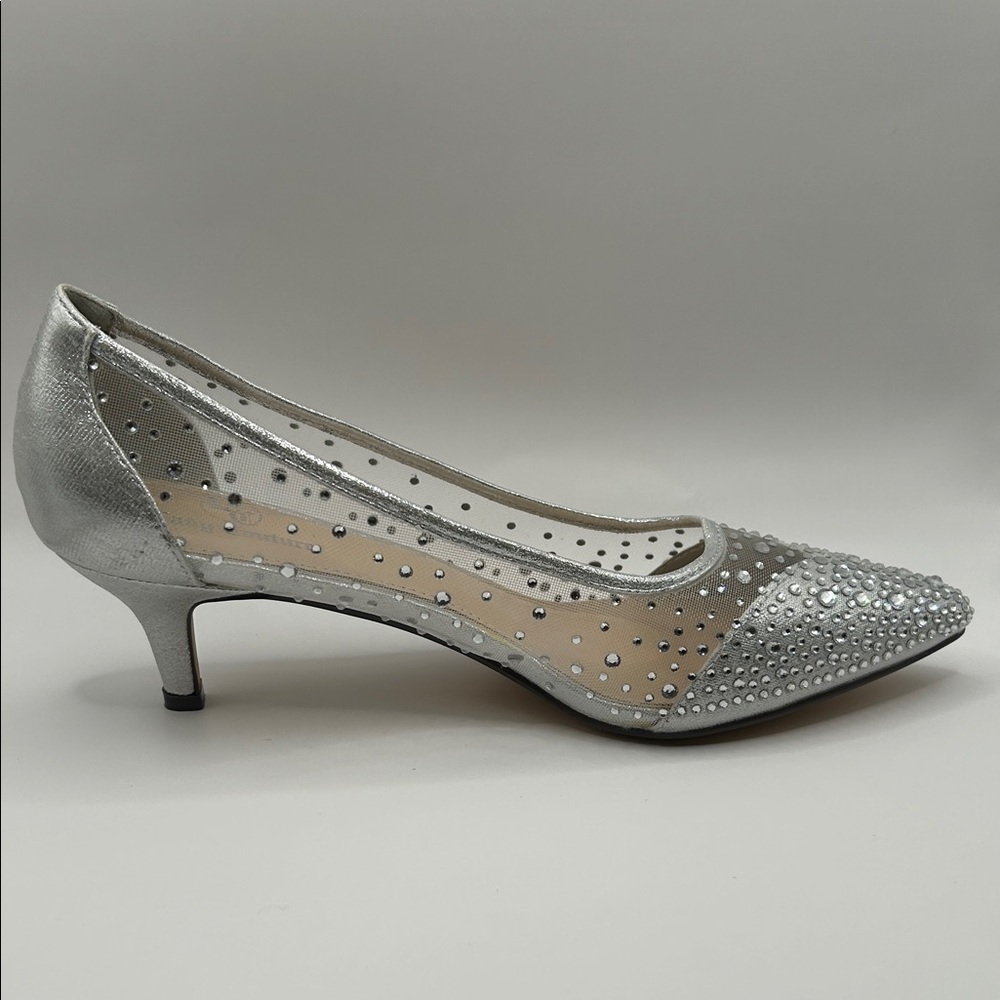 NIB Elegant Lady Couture Silk Silver Pointed Toe Mid Heel Embellished Pump